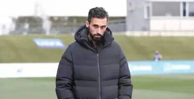 有一种感觉，欧冠第一阶段最后一轮，皇马客战本菲卡的比赛，藏着一份投名状